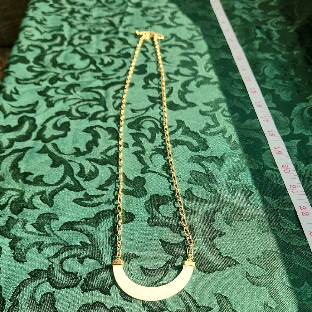 Guess White Resin And Gold Long Necklace